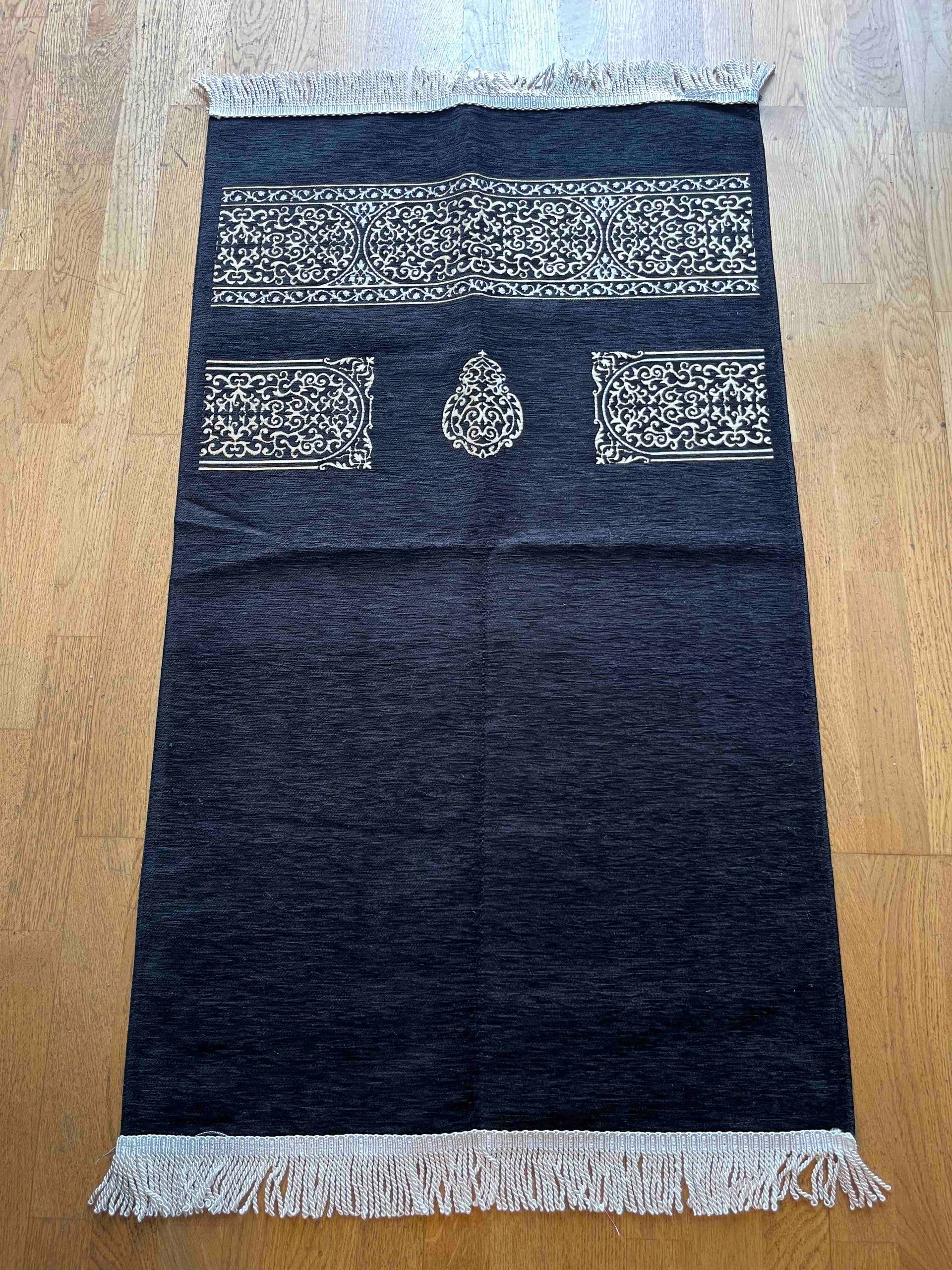 Bedetæppe - Kabah Kiswah - Sort - 125x68cm