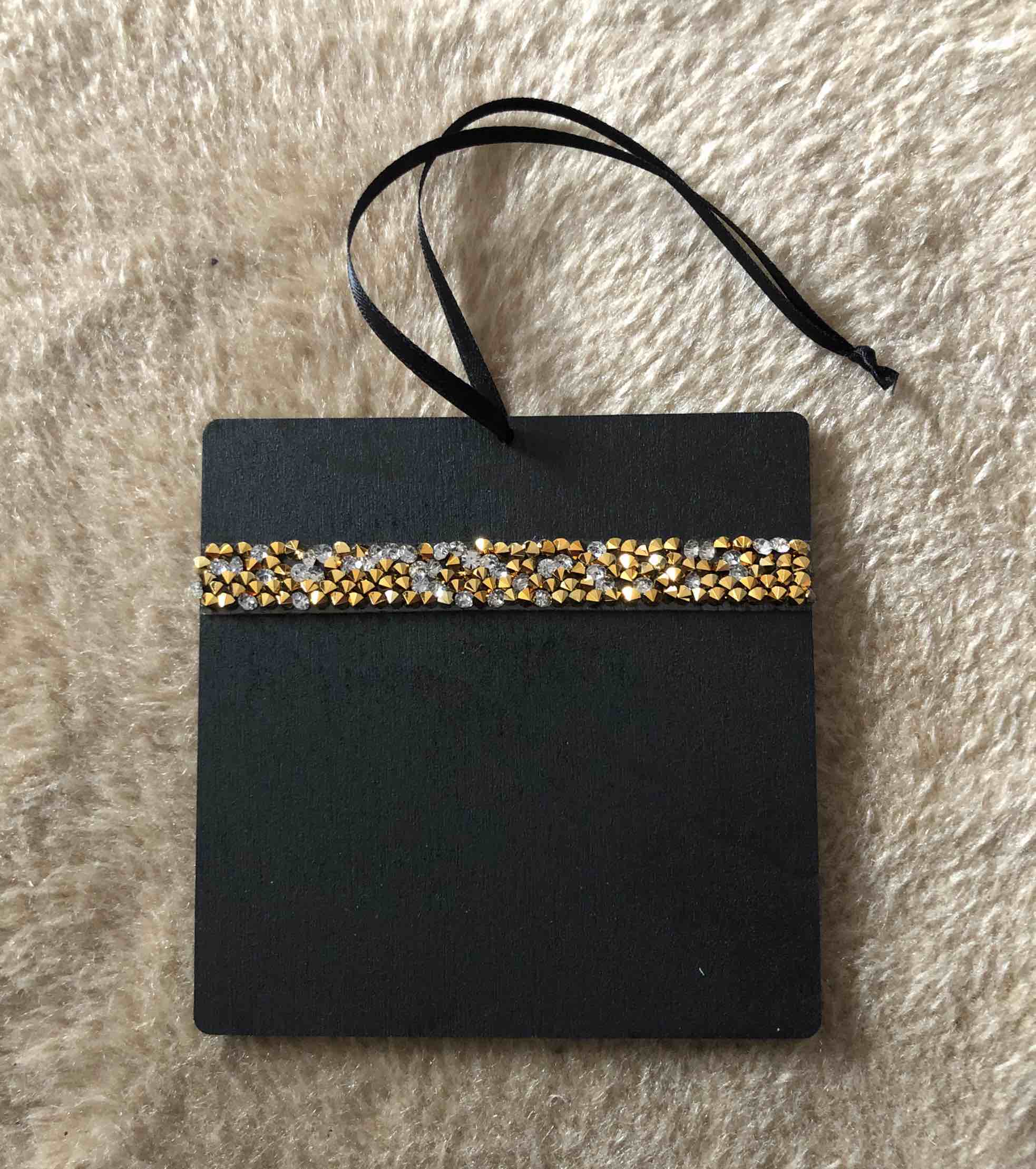 Kabah med ophæng - 9.5 x 9.5 cm
