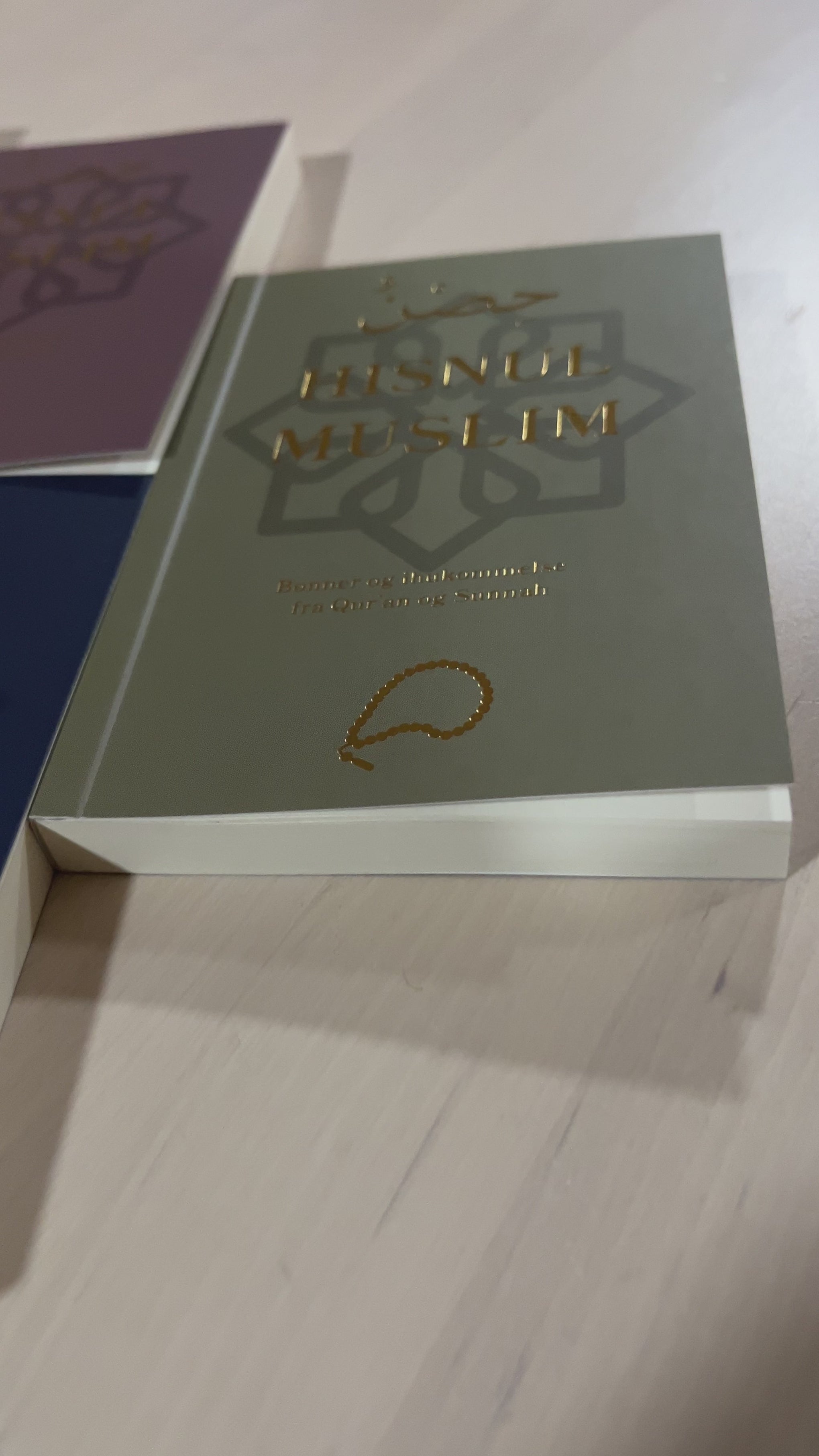 Hisnul Muslim - dhikr og dua på dansk med lydskrift